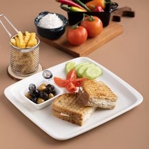 KÖY EKMEĞİNDE BEYAZ PEYNİRLİ TOST 